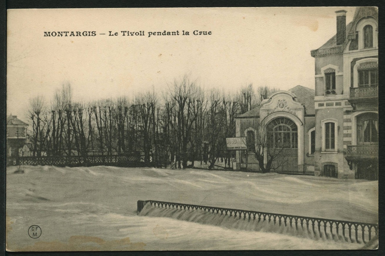 Trivoli pendant la crue (© archives départementales)